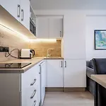 Modern & Cozy 아파트