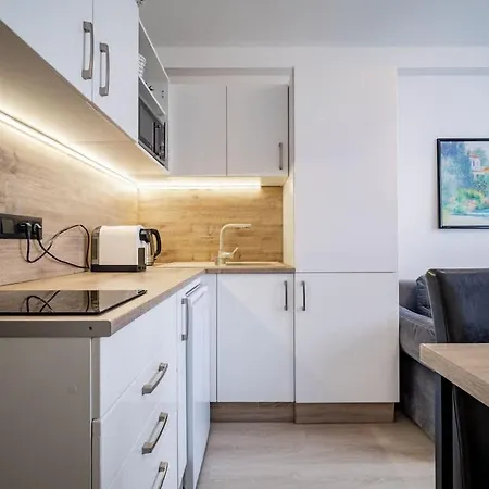 Modern & Cozy Апартаменты